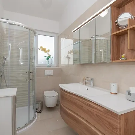 펜션 Miramel Mit Privaten Swimmingoool - Exklusiv *