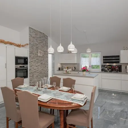 Miramel Mit Privaten Swimmingoool - Exklusiv