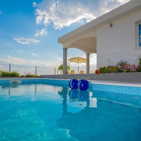 Miramel Mit Privaten Swimmingoool - Exklusiv