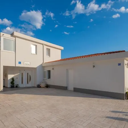 Miramel Mit Privaten Swimmingoool - Exklusiv Nyaraló Makarska