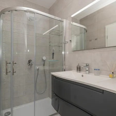 Hébergement de vacances Miramel Mit Privaten Swimmingoool - Exklusiv