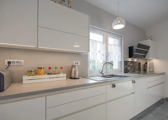 Miramel Mit Privaten Swimmingoool - Exklusiv מאקרסקה